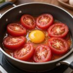 대저 토마토와 계란을 함께 볶은 요리 접시