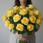 일산꽃 커들플라워에서 만나는 봄 장미와 맞춤 꽃다발 이야기 일산 커들플라워의 피치주황톤 장미 꽃다발, 여리여리한 잎과 줄기가 포인트